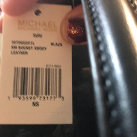 SOLD Michael Kors Suri Small Quilted Crossbody Bag Blac - Picture 3 of 5